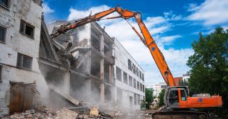 Промышленный демонтаж зданий Новотроицк, цена от 2988 руб.